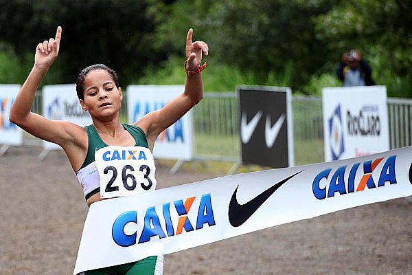 Tatiele de Carvalho que venceu a edição da corrida em 2012 foi a brasileira mais bem colocada da São Silvestre (foto: Marcelo Ferrelli/ CBAt)