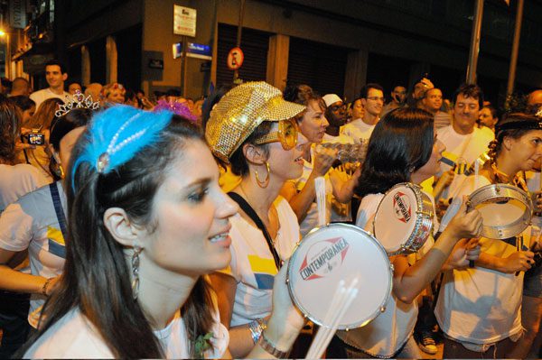 Folia está liberada mas com moderação (foto: Bia Alves/ Fotoarena)