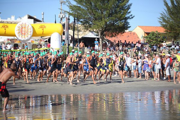 Primeira etapa da Copa Brasil de Sprint Triathlon foi realizada domingo (11/03) em Garopaba (SC) (foto: Divulgação)