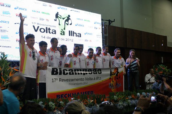 A equipe Beckhauser Malhas venceu os 140 quilômetros da Volta à Ilha (foto: Fabiana Coletta/www.webrun.com.br)