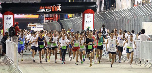 Indy Run percorre o caminho dos carros no Circuito do Anhembi (foto: Caetano Barreira/www.webrun.com.br)