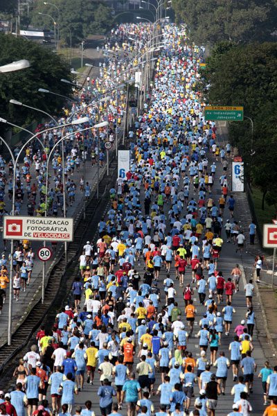A corrida acontece na região do Ibirapuera em São Paulo (foto: Caetano Barreira/www.webrun.com.br)