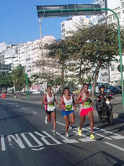 O percurso beira a orla da praia no Rio de Janeiro (foto: Patrícia Serrão/www.webrun.com.br)