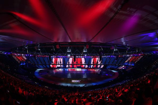 A Cerimônia pintou o Estádio Olímpico com as cores da bandeira britânica (foto: Xinhua/Imago Sportfotodienst/Fotoarena)
