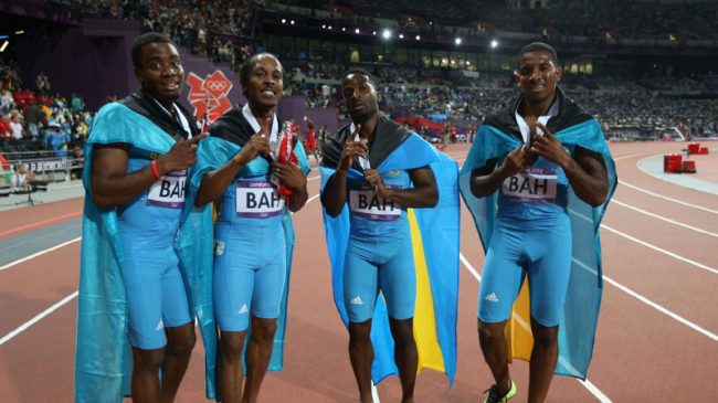 Quarteto de Bahamas comemora o ouro (foto: LOCOG/ Divulgação)