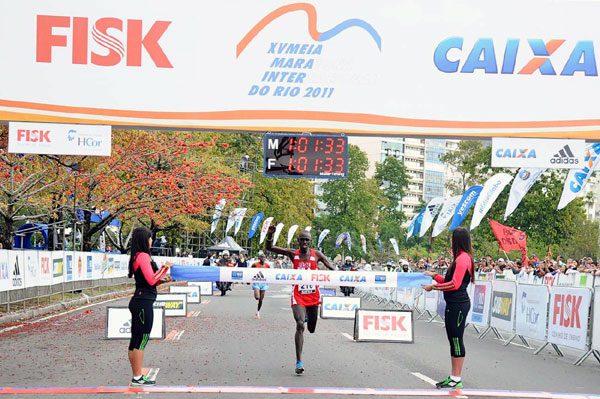 Mark Korir é bicampeão da Meia do Rio (foto: Sérgio Shibuya/MBraga Comunicação)