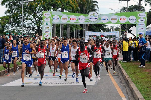 Volta da Pampulha desafia corredores (foto: Sérgio Shibuya/MBraga Comunicação)