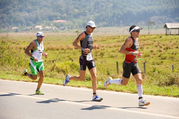 O Ironman 70.3 percorre metade da distância do Ironman (foto: Divulgação Latin Sports)