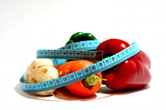 Escolher corretamente os alimentos é o que faz a diferença na hora de emagrecer (foto: James Farmer / Stock.Xchng)
