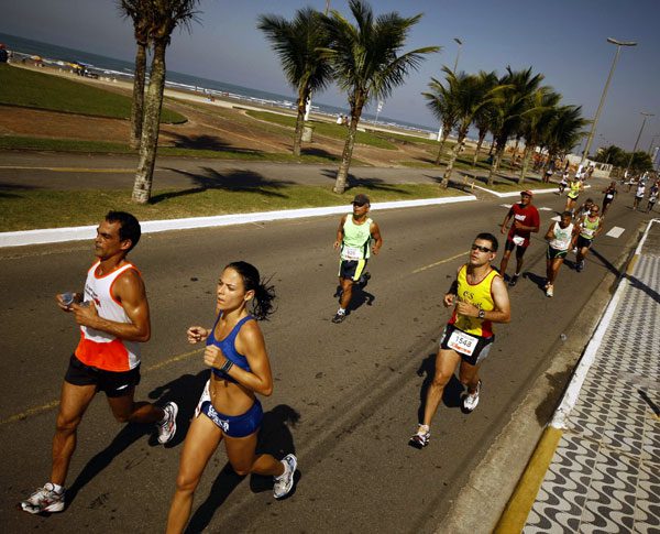 O percurso passa pela orla da praia (foto: Divulgação)