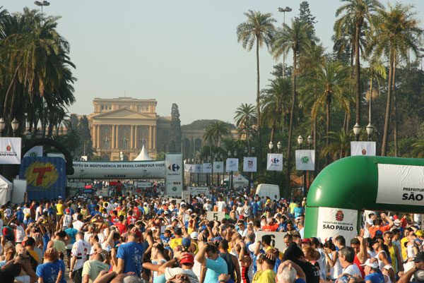 Corredores podem desfrutar da beleza do Parque da Independência (foto: Divulgação/ JJS Eventos)