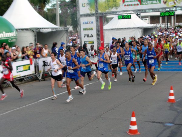 Prova também contou com caminhada de cinco quilômetros e corrida de dez quilômetros (foto: Cruzeiro/Divulgação)