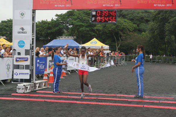 Queniana termina em primeiro e diz que não irá correr na São Silvestre (foto: Rafaela Castilho/ webrun.com.br)