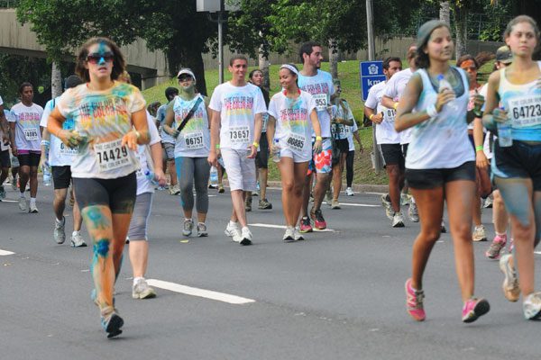 Pouca tinta foi um dos problemas apontados na primeira The Color Run (foto: Alvinho Duarte/ webrun.com.br)