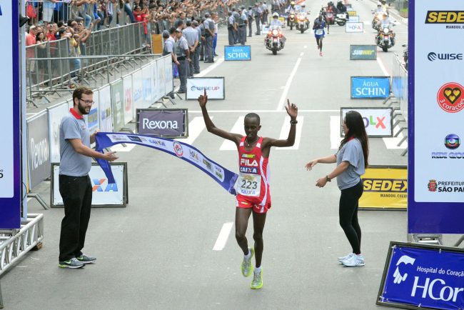 Após vencer a São Silvestre Kipsang foi o mais rápido na Corrida de Reis (foto: Sérgio Shibuya/ MBraga Comunicação)