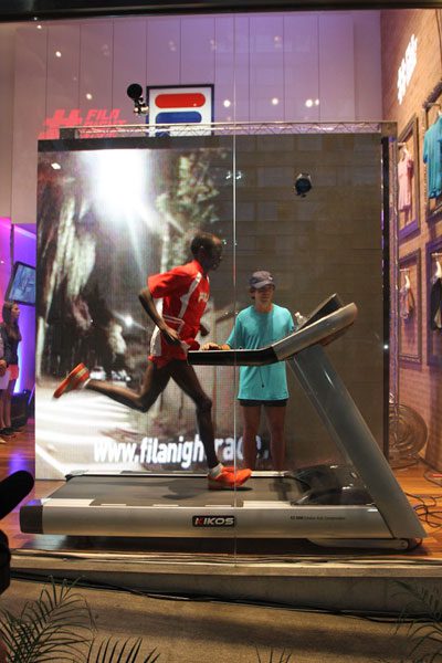 Kipsang marcou presença no lançamento do circuito Fila Night Race (foto: Divulgação/ Fila)