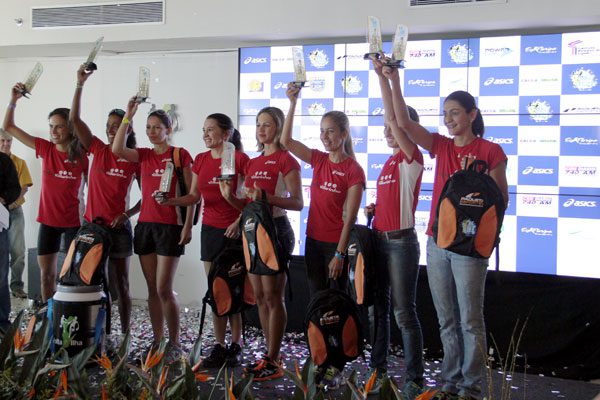 Equipe feminina de Goiás torcia pelo calor para vencer a prova (foto: Renato Aranda/ webrun.com.br)