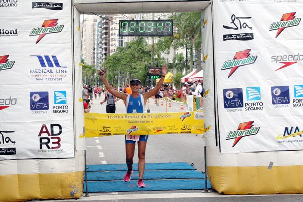 Fernandinha estará em Floripa para aproveitar a prova (foto: Alexandre Koda/ webrun.com.br)
