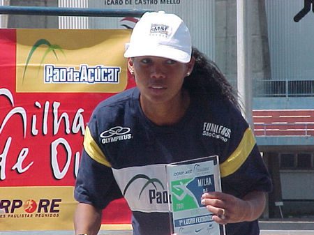 Fabiana Cristine está se preparando para a temporada 2003 a 2.500m de altitude (foto: Harry Thomas Jr Arquivo WebRun)