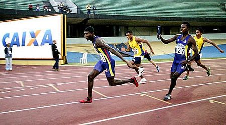 O Brasil foi destaque no revezamento 4x400m (foto: Wander Roberto/ Divulgação CBAt)