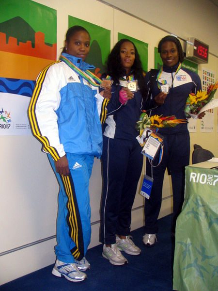As vencedoras dos 100m feminino (foto: Alexandre Koda/ www.webrun.com.br)