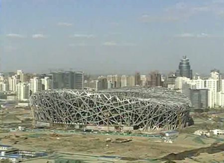 Construção do Estádio Olímpico apelidado de Ninho de Pássaro (foto: Divulgação/ COI)