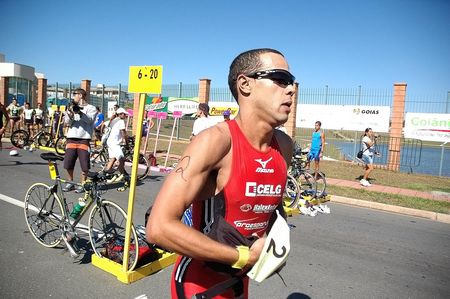 Santiago usará os treinos para o Ironman 70.3 para vencer o Troféu Brasil (foto: Divulgação/ Fma Notícias)