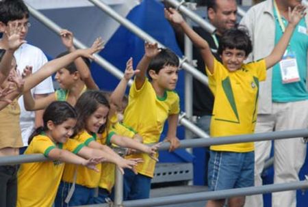 Os torcedores fizeram a lição de casa fica o exemplo para os governantes e patrocinadores (foto: Alexandre Loureiro)