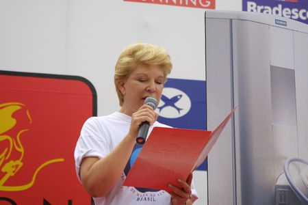 Marta Suplicy dá presente aos usuários do Ibirapuera no aniversário da cidade (foto: Renato Cukier Arquivo WebRun)