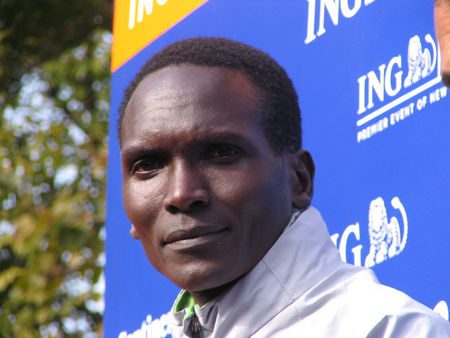 Tergat estava num treinamento militar e não competirá Londres (foto: Donata Lustosa/ www.webrun.com.br)