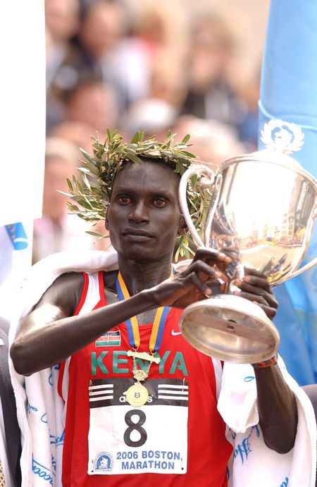 Mais uma vez Robert Cheruyiot é favorito a levar o caneco dourado (foto: Divulgação/ Fayfoto)