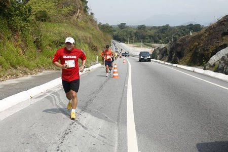 A prova passa por terrenos variados (foto: Luiz Doro Neto/ Fma Notícias)