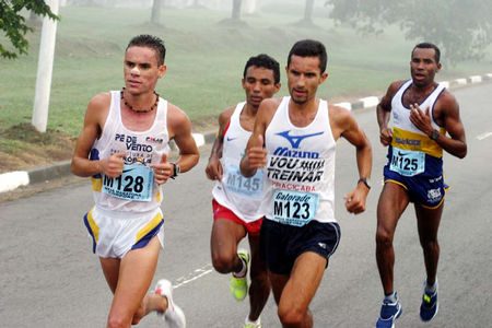 Franck Caldeira (128) liderando a prova na qual foi o vencedor (foto: Fernanda Paradizo)