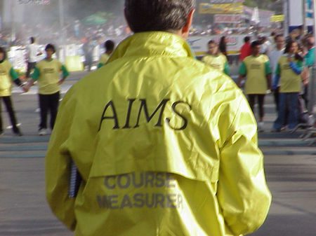 Delegado da AIMS em ação na Maratona Internacional de São Paulo (foto: Harry Thomas Jr Arquivo WebRun)