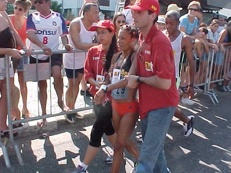 Atleta sentindo os efeitos das altas temperaturas (foto: Harry Thomas Jr Arquivo WebRun)