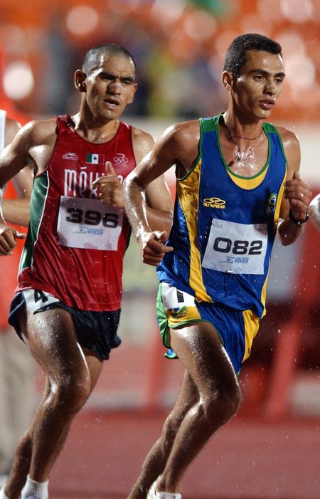 Marilson no Jogos Pan-Americano de Santo Domingo: prata nos 10000m e bronze nos 5000m (foto: Washington Alves)