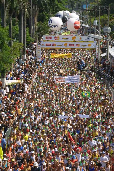 Todos os anos a prova recebe milhares de corredores (foto: Divulgação)