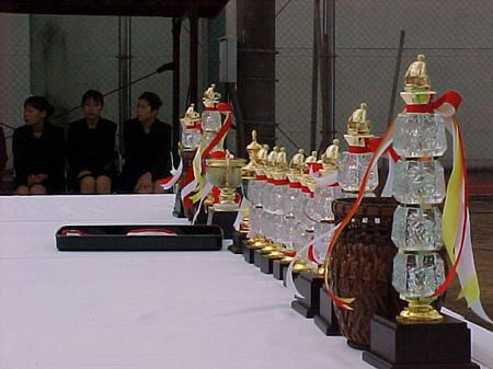 Troféu de cristal: são oferecidos na Oita International Wheelchair Marathon (foto: Iranílson Silva)