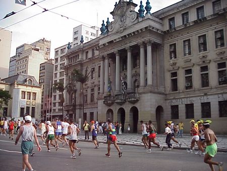 Prova passa por locais históricos de São Paulo como o Largo São Francisco (foto: Harry Thomas Jr Arquivo WebRun)