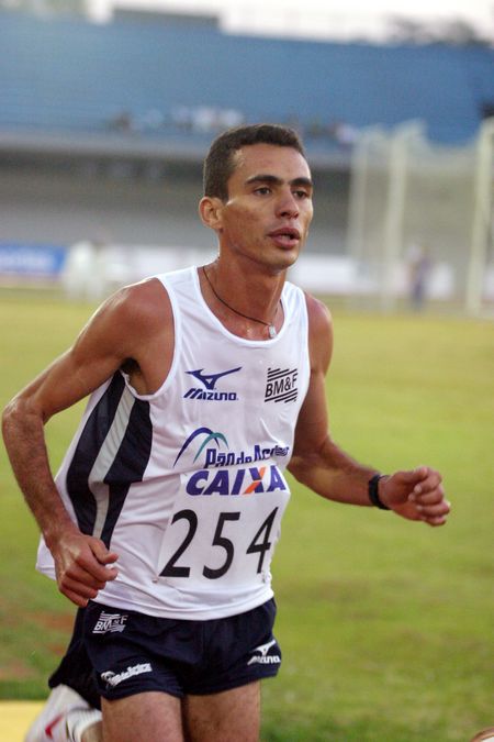Marílson vai buscar o índice olímpico (foto: Harry Thomas Jr/ Webrun)