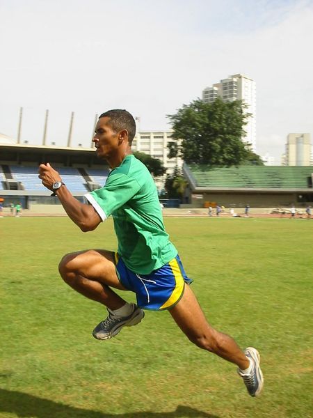 Antônio Delfino defenderá o Brasil nos 400m (foto: Donata Lustosa/ WebRun)