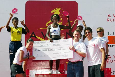 Pretinha conquistou o bi na Avon Running carioca (foto: divulgação)