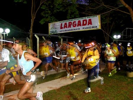 A largada foi dada ao anoitecer (foto: divulgação)