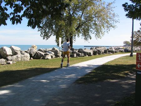 Lago de Chicago é cenário para os corredores treinarem (foto: Donata Lustosa/ WebRun)