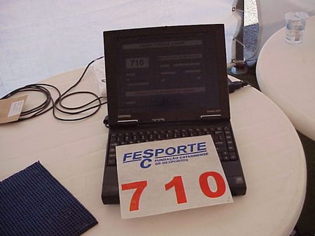 Importante: depois de retirar o número e chip é fazer a conferencia on line das informaçães cadastrais do atleta (foto: Harry Thomas Jr Arquivo WebRun)