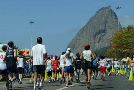 Cerca de 14 mil pessoas participaram da prova carioca (foto: Renato Cukier/ WebRun)