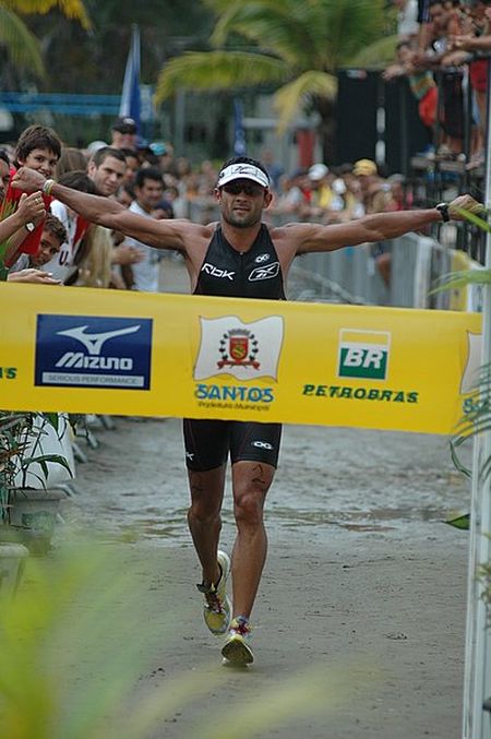 Galindez na vitória da sua última prova no Brasil. Três vitórias em três competições. (foto: Ricardo Leizer)