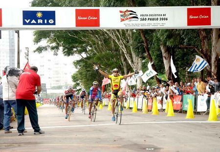 Alex Diniz foi o campeão da Volta (foto: Divulgação)