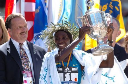 Catherine Ndereba a foi a campeã da prova em 2005 (foto: Divulgação Fay Foto)