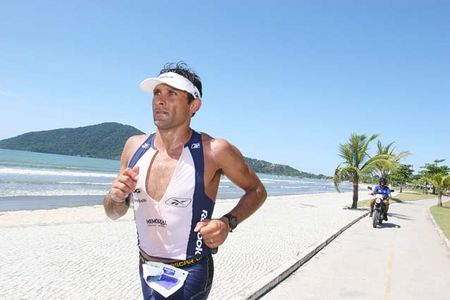 Oscar Galindez busca o bi do Ironman Brasil (foto: Luiz Doro/ Adorofoto)